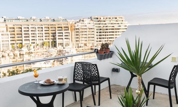 Pieta House | Oceanfront Privilege Suite with Spa and Pet-Friendly Amenities