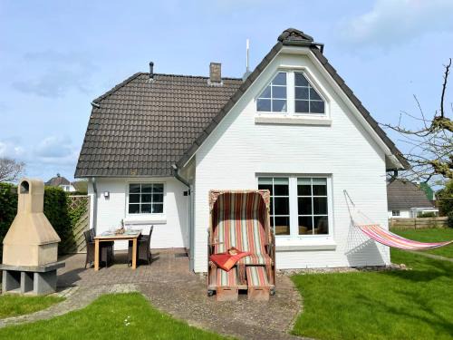 Sieseby House | Pet-Friendly Retreat at Priwall - Perfect for Families!