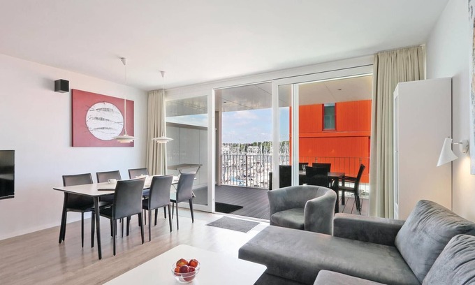 Travemuende Apartment | Immaculate 2 Bedroom Retreat at Travemünde Waterfront