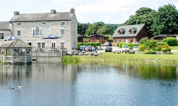 Warton Cabin | Experience PRL Caravan Hire with Pool and Spa Amenities