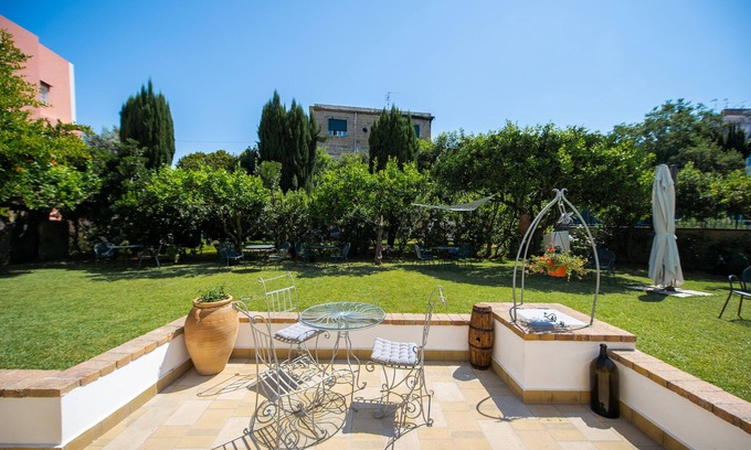 Procida Bed & Breakfast | Exceptional Prochytea: Family-Friendly with Breakfast Included