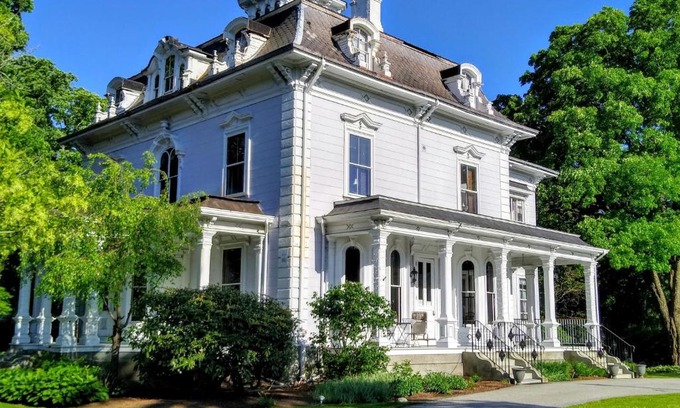 Wrentham Bed & Breakfast | Experience Comfort at Proctor Mansion Inn - 4 Star Retreat
