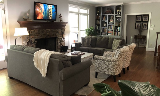 Hoover House | Family & Professional Extended Stay in Hoover - Rated 9.8