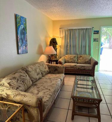 Crystal River Apartment | Inviting Professor Rousseau's Manatee Bay - Pet & Child Friendly