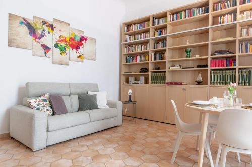 Salario Apartment | Discover Professor's House in Porta Pia: 4-Star Comfort