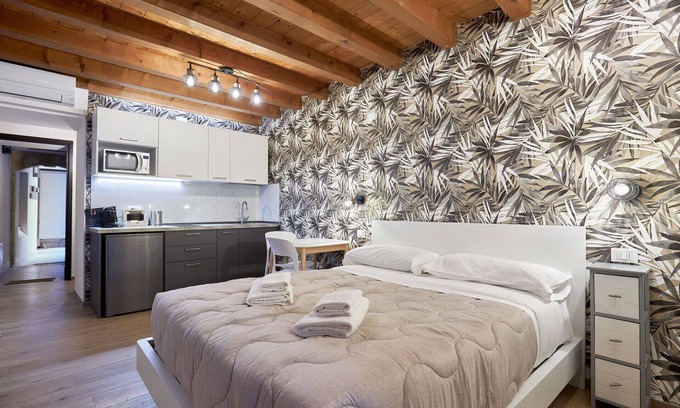 Citta Antica Apartment | Experience Professor's Nest 3: Spa, Hot Tub & Breakfast