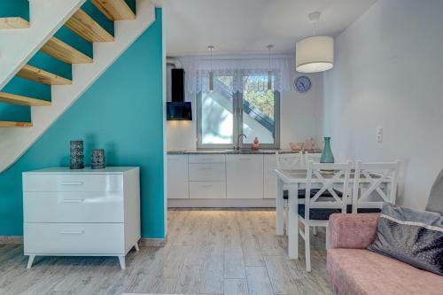 Pogorzelica House | PROFIL Family House: Pet-Friendly Retreat with Hot Tub