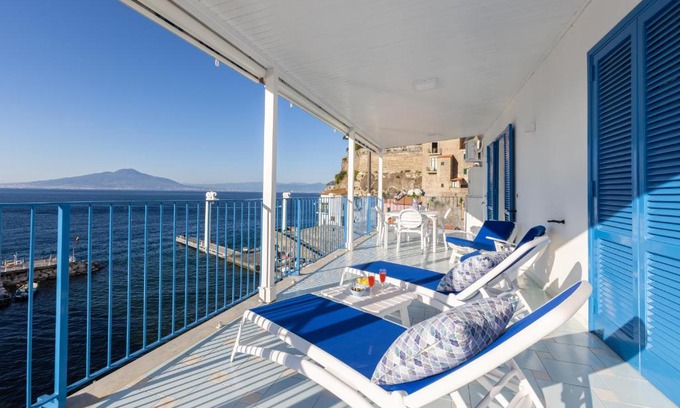 Sorrento Historic Centre Apartment | Oceanfront Profumo di Mare Apartment with Exceptional Views