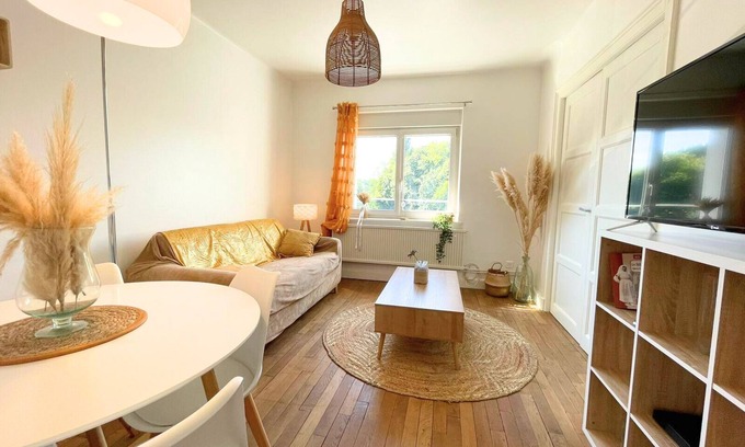 Verdun Apartment | Family-Friendly Stay at Promenade de la Digue Hotel