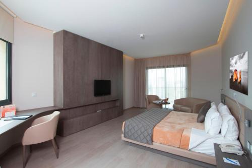 Zalqa Hotel | Oceanfront Bliss at Promenade Hotel - Family-Friendly Retreat