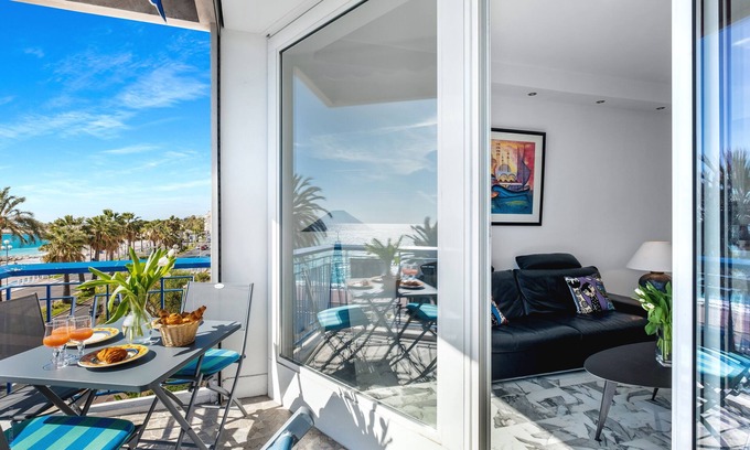 Fabron Apartment | PROMENADE PEARL - Guest Rated 9.8 with Sea View & Spa