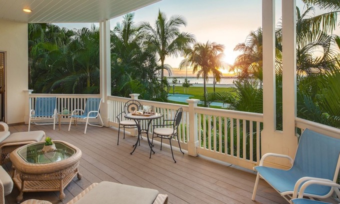 Truman Annex Condo | Paradise Awaits at The Annex: Ocean Condo with Pool & Spa