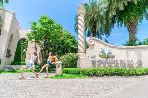 Shoufeng Resort | Discover Promisedland Resort & Lagoon: 5-Star Relaxation Awaits