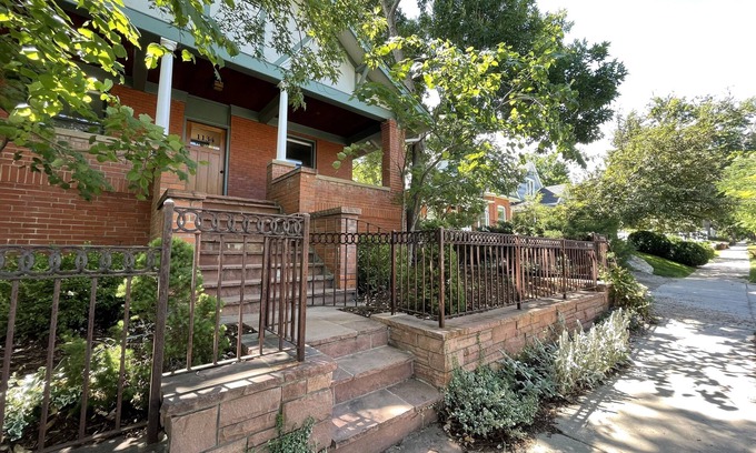 Newlands Condo | Downtown Boulder Retreat: 10% Off Monthly Stay!