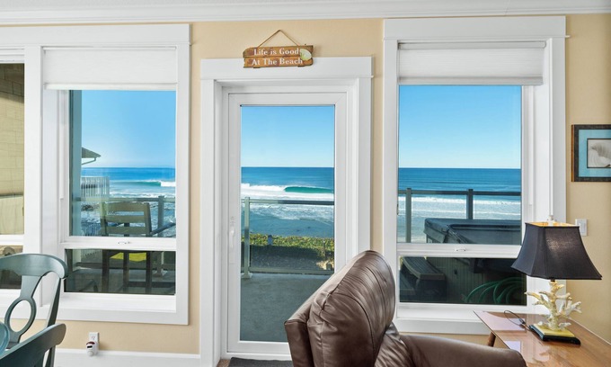 Lincoln City Condo | Oceanfront Condo with Hot Tub & Pool - Guest Rated 9.8