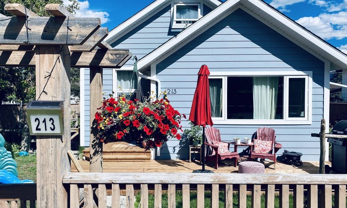 Jasper House | Discover Downtown Jasper Suite: 9.6 Rated with Pool & Spa