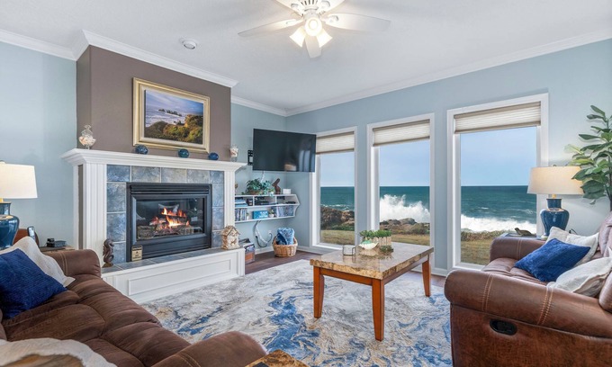 Depoe Bay Condo | Oceanfront Condo with Indoor Pool & Hot Tub - Rated 9.8