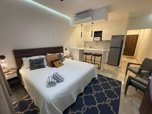 Zama Apartment | Modern Studio in Prime Area with Oceanfront Views