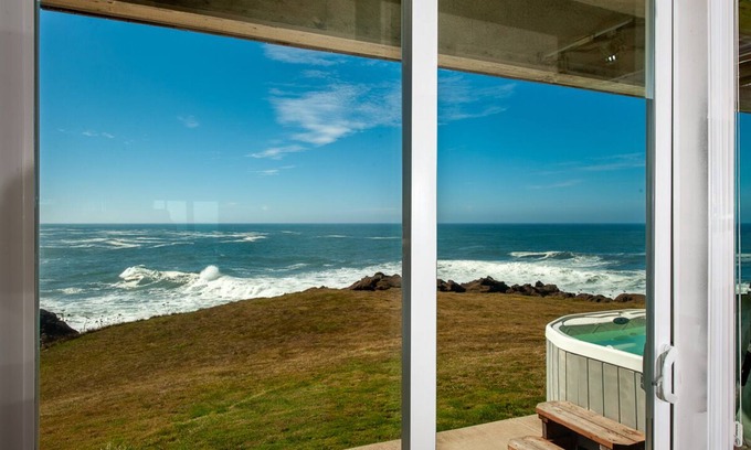Depoe Bay Condo | Oceanfront Condo with Private Hot Tub & Indoor Pool Awaits