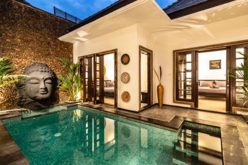 Kerobokan Villa | Stylish 3BD Villa with Pool & Spa - Rated 10/10 by Guests