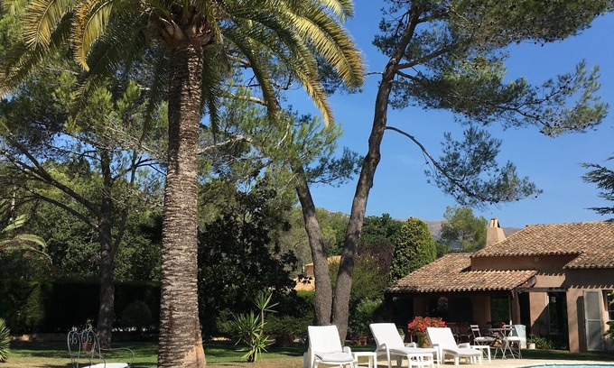 Les Maillans Villa | Elegant Villa with Pool, Ocean View & Spacious Garden
