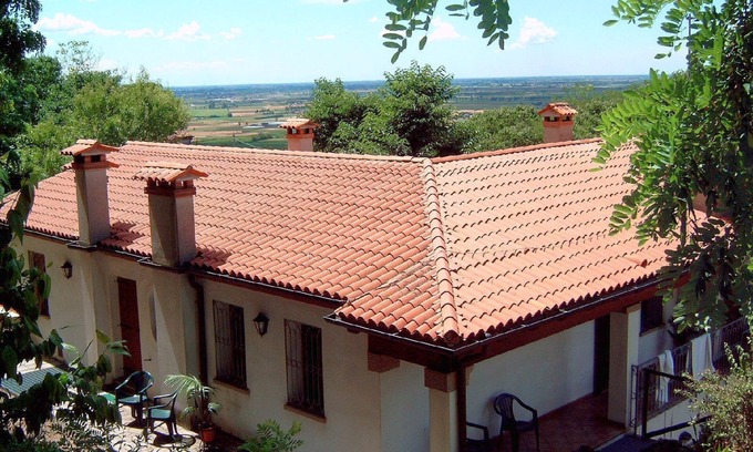 Cornoleda Apartment | Convenient Getaway to A VENEZIA: 9.8 Rated & Ocean View