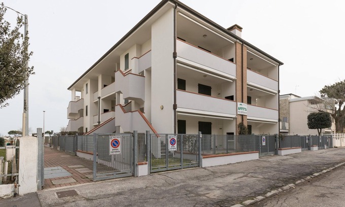 Lido degli Estensi Villa | Seaside Retreat with Private Garden and Barbecue Terrace