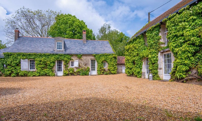 Pontigne House | Relaxing Family Retreat with Pool in the Heart of Anjou