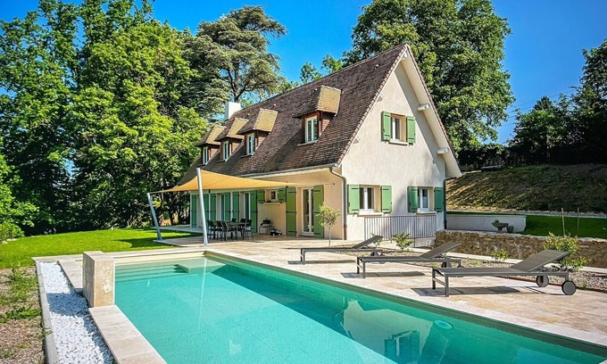Vienne House | Charming Property with Pool & Ocean View - Rated 9.6/10