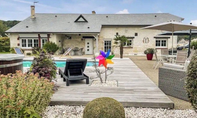 Berville-sur-Seine House | Panoramic Seine Views with Private Heated Outdoor Pool