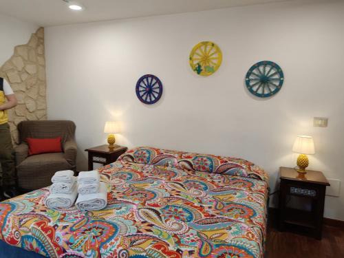 Enna Bed & Breakfast | Proserpina: Family-Friendly Retreat with Hot Tub & Dining
