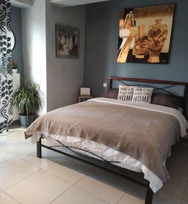 Ampelokipoi-Menemeni Apartment | Cozy Prosilio Apartment: Pet-Friendly & Family Welcoming