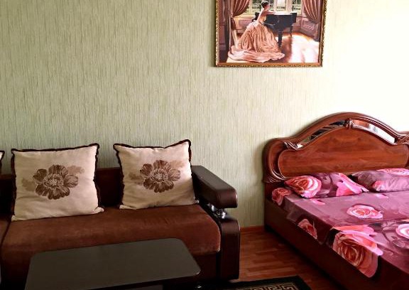 Kursk Apartment | Budget-Friendly Stay at Prospekt Vyacheslava Klykova 15
