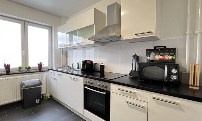 Neumuenster Apartment | Convenient Family Retreat at Prostay Neumünster Zentrum