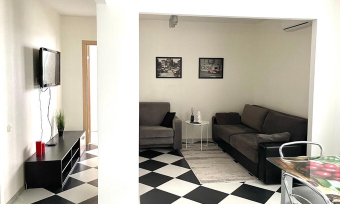 Centralny District Apartment | Top-Rated Prostornaya Kvartira with Breakfast & Hot Tub