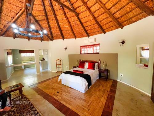 Greater Johannesburg Metropolitan Area Hotel | Relaxing Stay at Protea Ridge Guest Cottages & Conference Centre