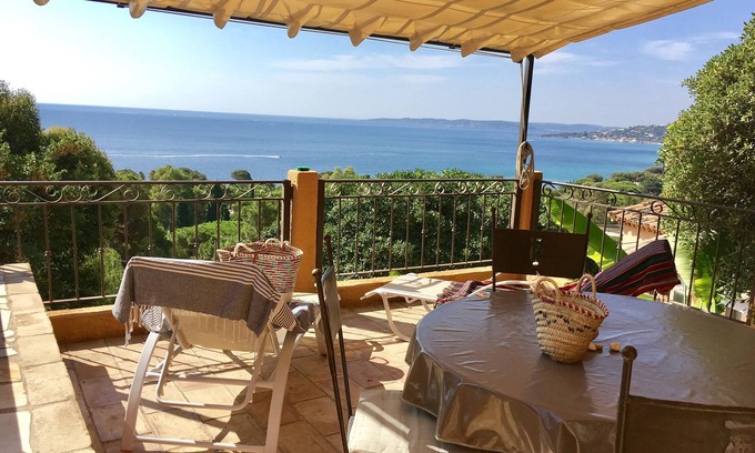 Plage de la Garonnette House | Idyllic Provencal Farmhouse with Pool Near St Tropez Beach