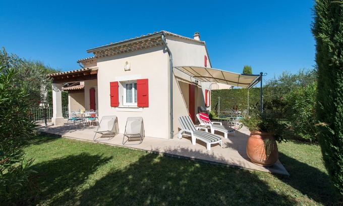 Grillon Villa | Discover L'Olivière: Garden Pool Haven in Provence