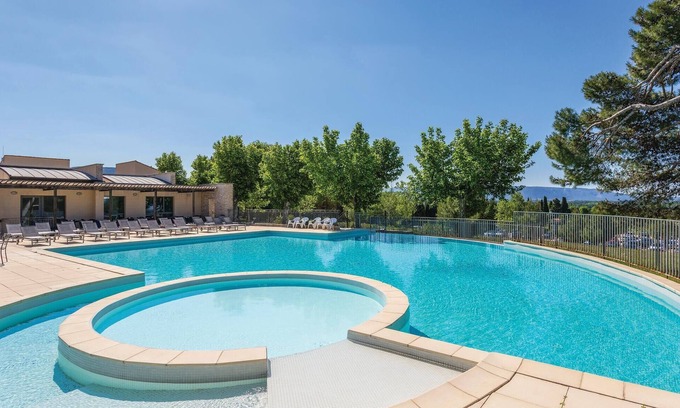 Lachapelle-Auzac Apartment | Enjoy a Relaxing Getaway in an Inviting Apartment with Pool