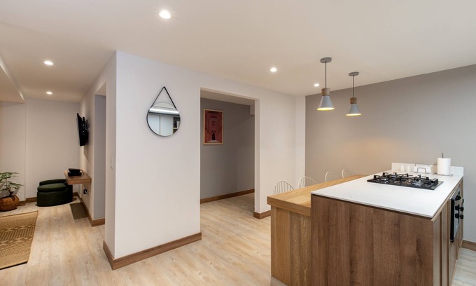 El Poblado Apartment | Provenza Retreat with Private Jacuzzi & Top Guest Rating