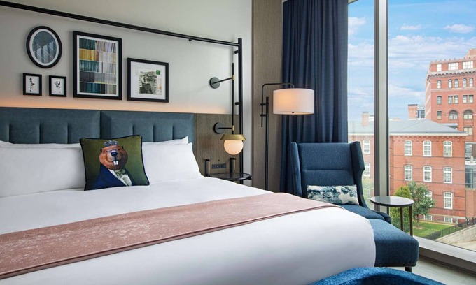 North Capitol Street Hotel | Ideal Location with Landmark Views and Pet-Friendly Amenities