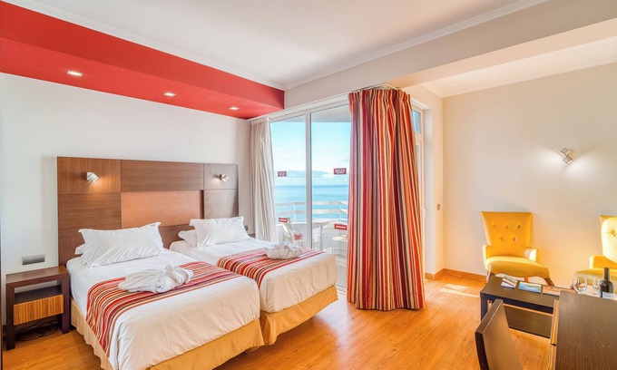 Sao Martinho Hotel | Prime Location with Pool, Ocean View & Free Breakfast!