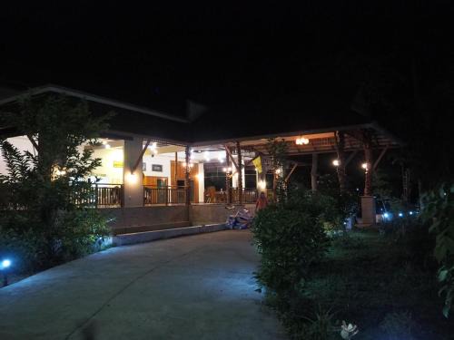 Pak Nam House | Guest Rated Pru Valley Thaley Tai Resort with Family Amenities