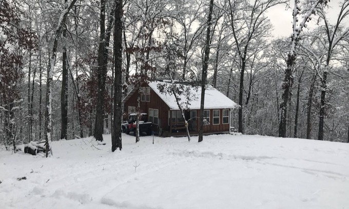 Marble Falls Cabin | Top-Rated Pruitt Mountaintop Cabin with Family-Friendly Perks