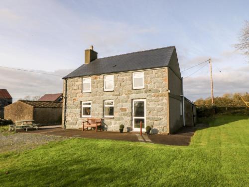 Rhyd-y-clafdy House | Pet-Friendly Prys Mawr: 4-Star Stay with High Ratings