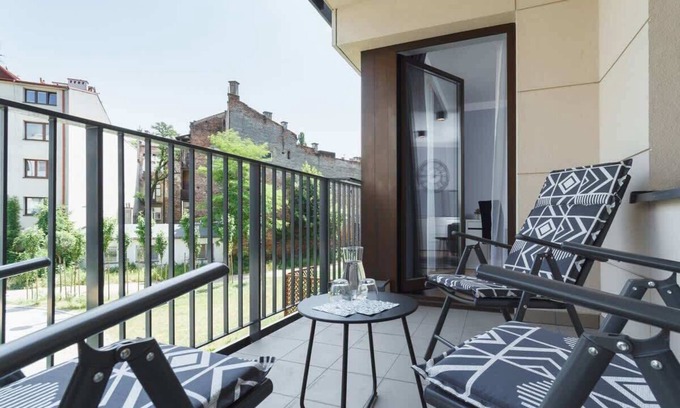 Stare Podgorze Apartment | Top-Rated Apartment Przedwiośnie: WiFi, Garage & Balcony
