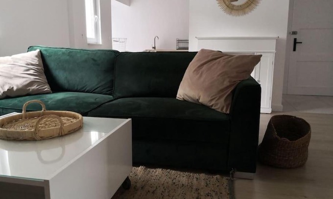 Turawa House | Spacious Retreat Near the Lake - Pet Friendly & Inviting