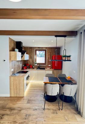 Jaworki Apartment | Discover Przystanek Jaworki: 4-Star Oceanfront Escape