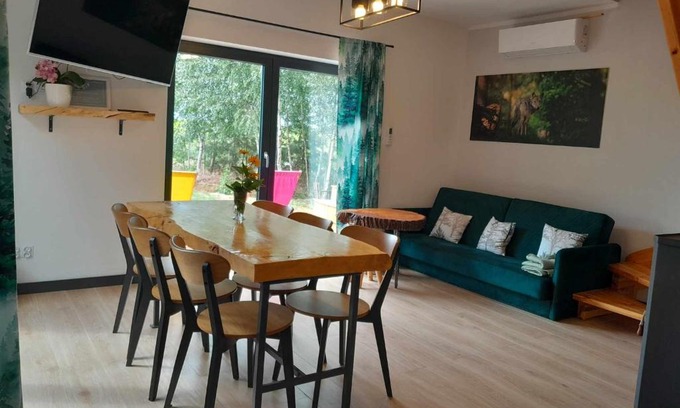 Gasawa Villa | Relax at Przystanek Las: Pet-Friendly with Ocean Views