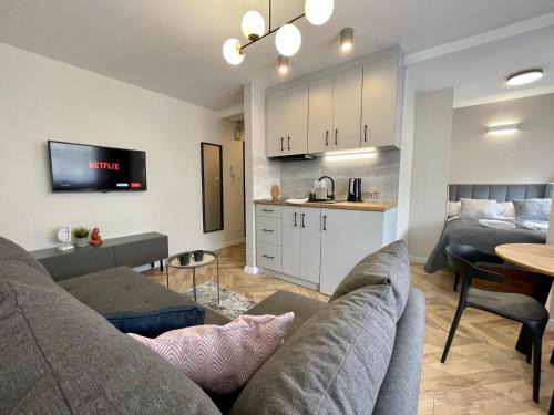 Radom Apartment | Cozy Apartment Near Radom Sports Center - Family Friendly